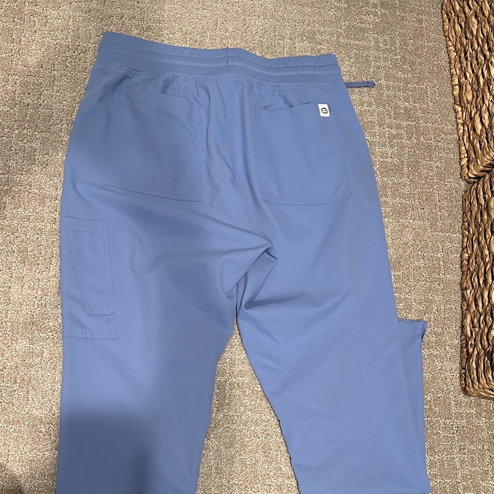 Women’s ceil blue scrub pants size large - Picture 4 of 4